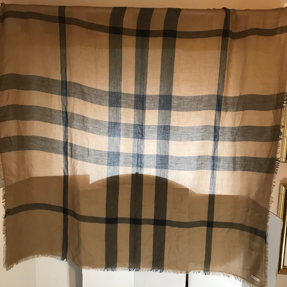 Giant Check 4’ Square Wrap with Eyelash Fringe - Picture 6 of 7